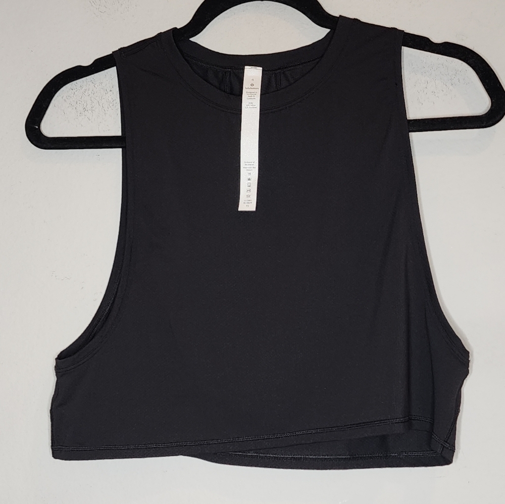 Lululemon Muscle Love Black Cropped Tank Top women's size 4‎
